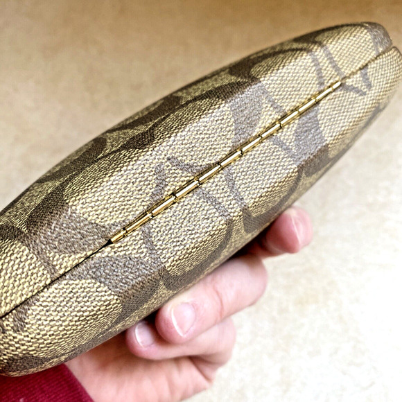 Coach Signature Tan Brown Hard Clam Shell Eye Glasses Sunglasses Storage Case - Picture 7 of 7